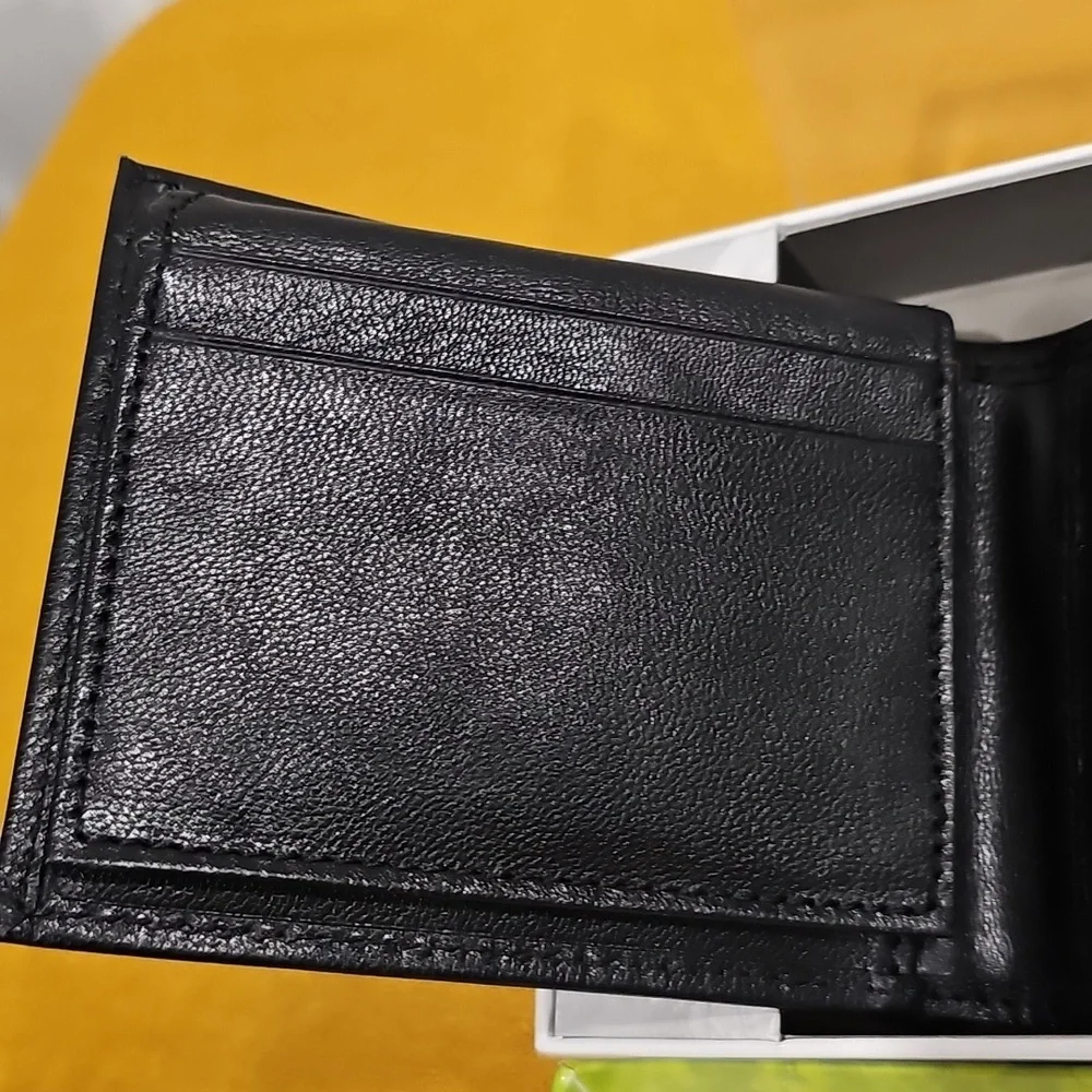 Kenneth Cole Reaction Black Leather Wallet - NIB